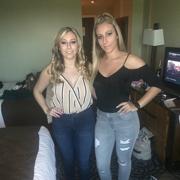 Meet your Posher, Alyssa - Picture 1 of 1